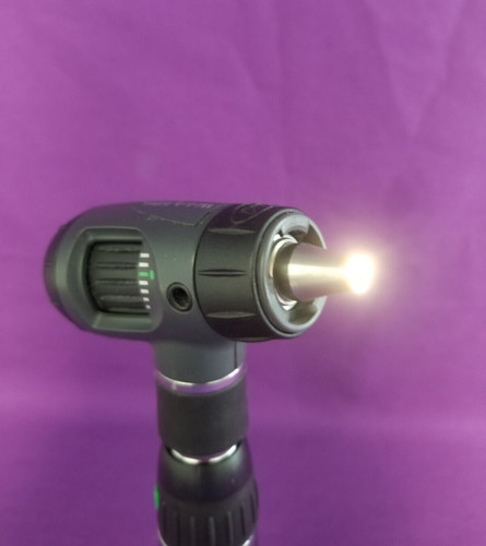 Welch Allyn 3.5V 23820 Macroview Otoscope - Dented Tip