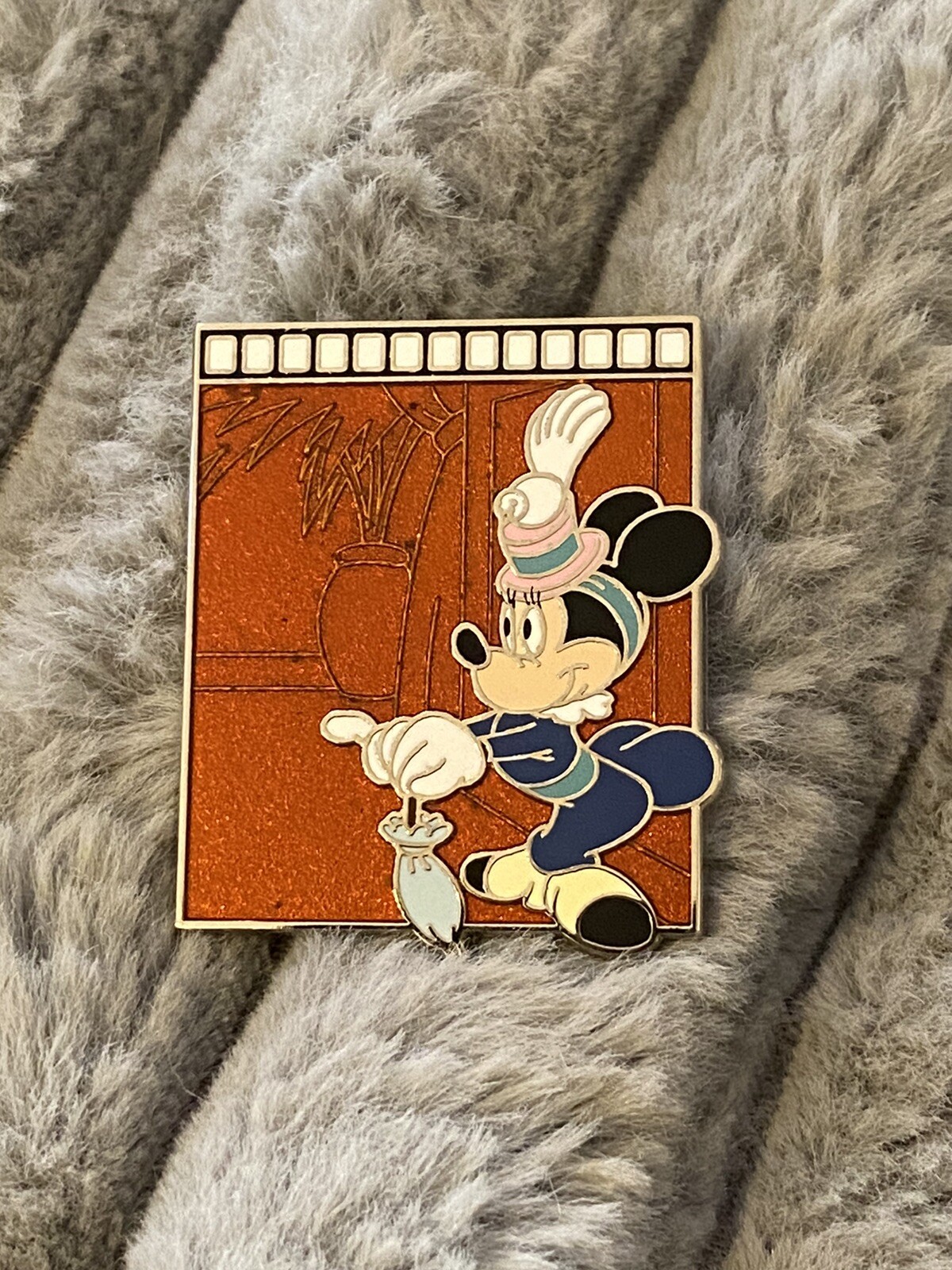 2023 DISNEY MINNIE MOUSE *DAPPER* 95 MAGICAL YEARS MYSTERY PIN