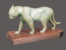 Statue Art Déco panthère à patine verte 1940 sur socle palissandre /  19x8x11cm