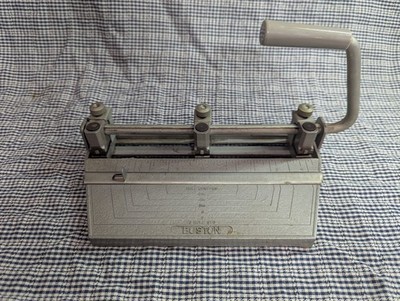 VTG Boston 3 Hole Heavy Duty Standard Paper Punch Hunt Manufacturing Made In USA