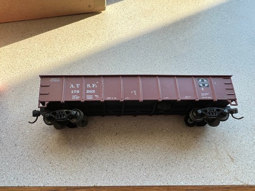 Coche góndola HO Roundhouse ATSF #176262 Santa Fe KD/ruedas de metal (caja de colección) | Condition: Used