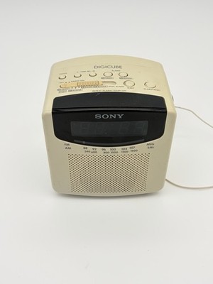 Sony Digicube ICF-C102 Radiowecker Wecker Radio AM/FM Vintage 80er