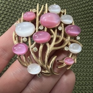 Vintage Crown Trifari Under The Sea Brooch Pin Pendant Pink&White Moonstone READ