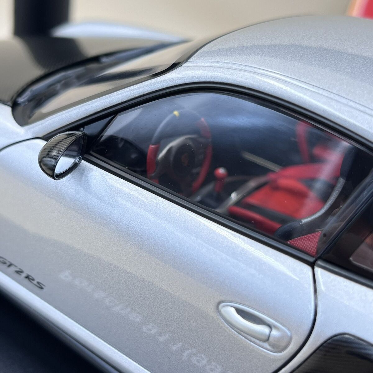 AUTOart 1/18 Porsche 911 997 Gt2 RS Silver carbon hood AUTOart 1/18 Porsche 911 997 Gt2 RS Silver carbon hood
