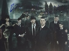 Sean Pertwee Smith Ben McKenzie 3x Signed Gotham Signature Autograph Signed (5)