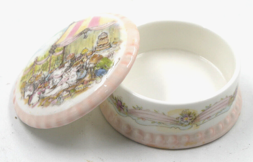 RARE ROYAL DOULTON BRAMBLY HEDGE MINIATURE TRINKET POT BOX WEDDING 1st QUALITY - Picture 2 of 2