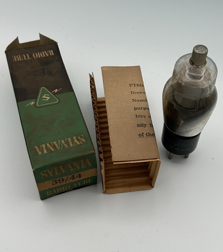 Vintage Sylvania 39/44 VT-49 139 NU239 Pentode Radio  Audio Vacuum Tube Valve- B