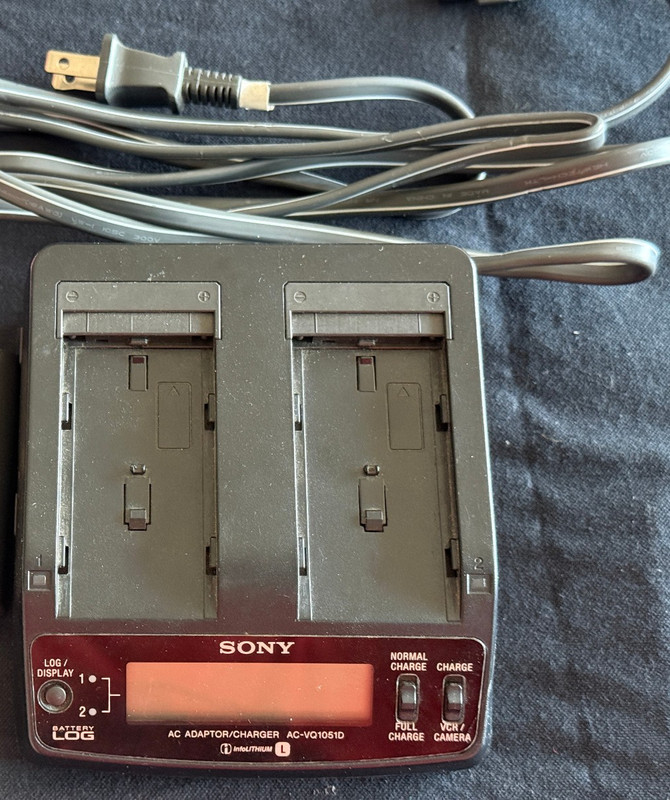 Sony AC-VQ1051D Battery Charger for NP-F970 - Good Condition