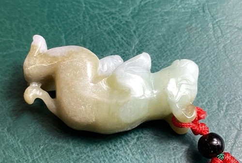 2 Tone Green Full Body Figurine Jadeite Kangaroo w/Baby Translucent Pendant - Picture 9 of 16