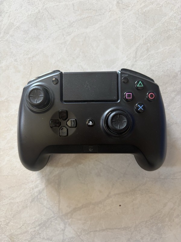 RAZER RAIJU TOURNAMENT EDITION CONTROLLER/PC/PS4/USB COMP./NO SCRATCHES/BENDS.