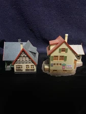 Vintage Built HO 1/87 Scale Commercial/Residential Buildings (2) for Train Town