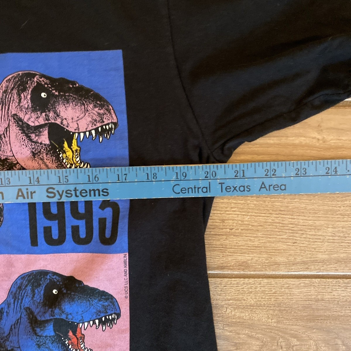 Jurassic Park 30th Anniversary Shirt Size Large T-Rex USC LLC And Amblin View 5