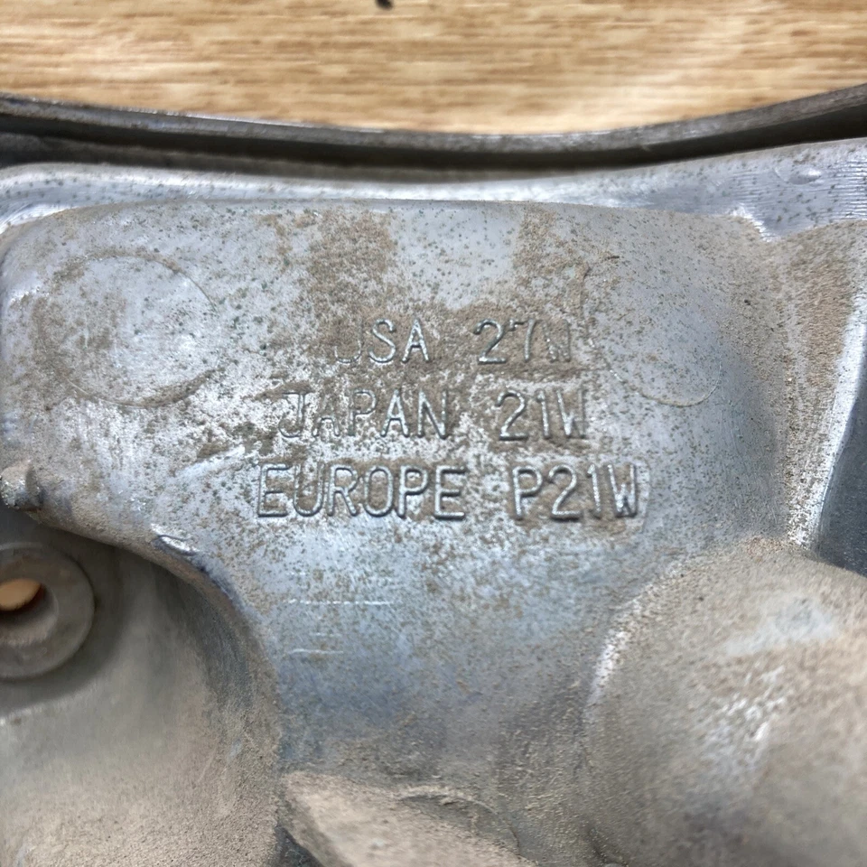 1994 - 1997 HONDA PASSPORT REAR LEFT DRIVER SIDE TAIL LIGHT OEM, 166-58370 B-2 - Image 3 of 4