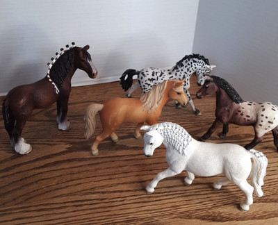 Lot Of 5 Schleich Horses Figures Figurines
