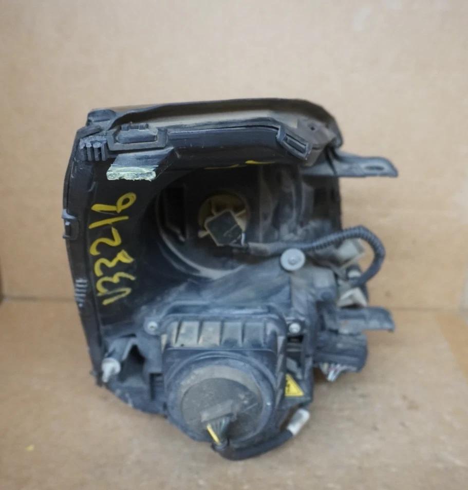 Faro de xenón del lado izquierdo del conductor Cadillac DTS 2006 2007 2008 2009 2010 2011 FABRICANTE DE EQUIPOS ORIGINALES Foto 3 de 4