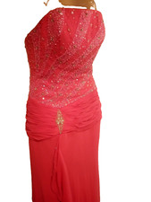 DIAMOND BRIDAL  FORMAL PROM DRESS SIZE 6 FUCHSIA IN COLOR