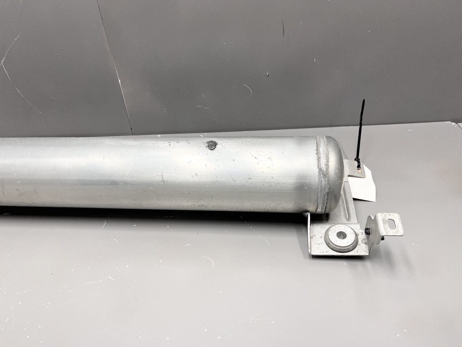 ⭐️2017-2020 MASERATI LEVANTE AIR RIDE SUSPENSION REAR RESERVOIR TANK OEM