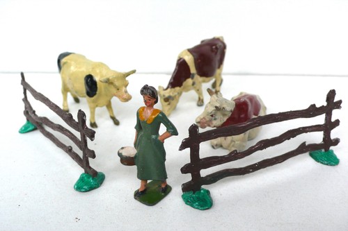 BAUERNHOF DEKOR - BÄUERIN KÜHE UND BARRIEREN BLEI BEMALT BRITISCH Ht 50 mm   - Bild 1 von 9