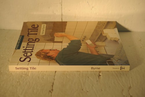 Setting Tile, Michael Byrne, 1995 PB building repair book - Imagen 2 de 5