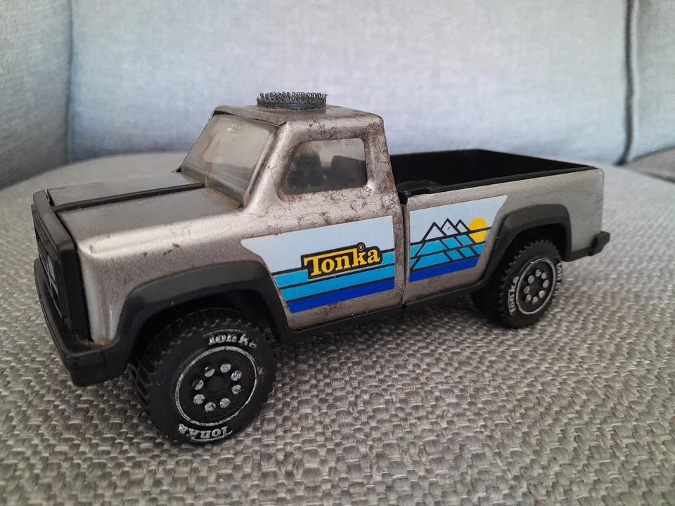Camioneta pickup Tonka vintage 7" plata acero prensado hecha en EE. UU. con pegatinas Foto 3 de 4