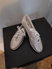 Vintage LA Gear Gold Metallic Leather Lace Up Sneakers - Women's 7