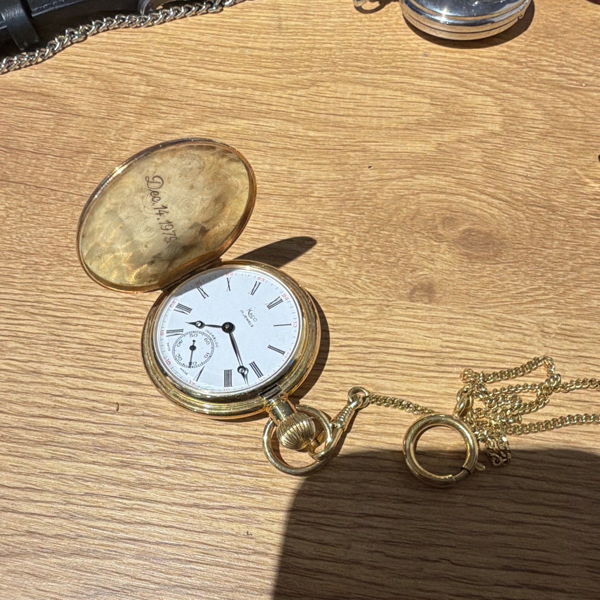 Keco 15 Jewel Full Hunter Yellow Gold Tone Pocket Watch White Roman Dial 47mm View 3