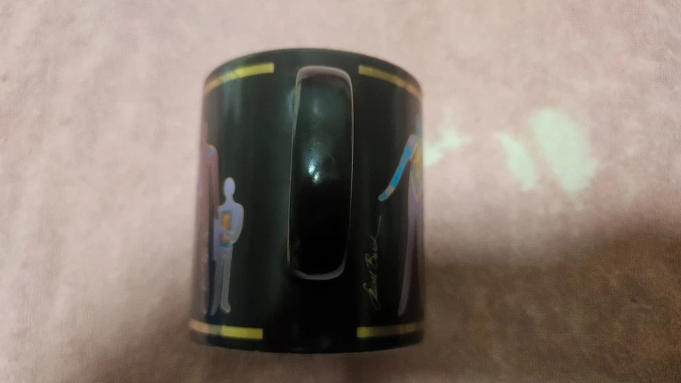 ‡ ☕ Taza de café Laurel Burch Familia del Mundo • De colección 1988 Hecha en Japón Foto 3 de 4