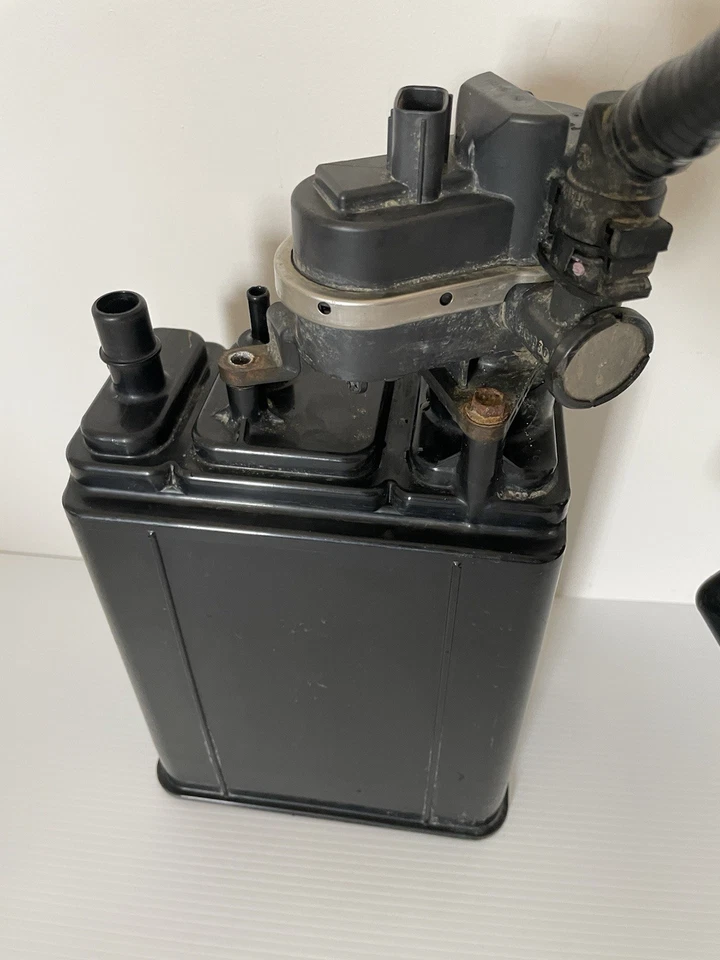 Toyota Highlander 2006 HV bote de carbón de vapor de combustible OEM+ Foto 3 de 4