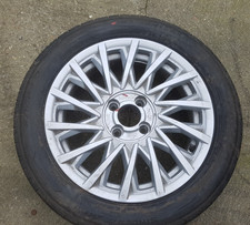 Fiat 500 alloy wheel ( 6.OJx15xH12 ) with tyre as photo