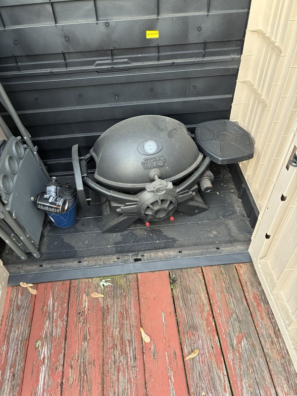 Star wars tie fighter gas grill Rare. Pics In Storage Container, It’s Just Dust