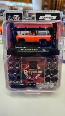 M2 Machines Model Kit Chevrolet R72 #24-28 1974 Chevrolet K5