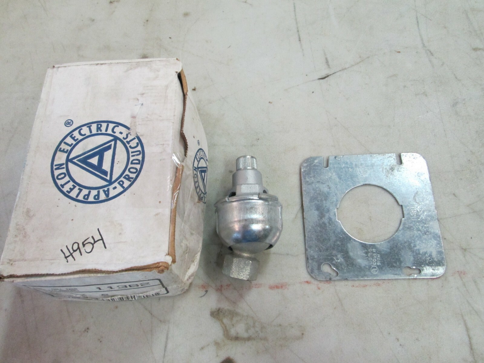 Appleton Square Box Safe Swivel Hanger 11362 1/2" (NIB) eBay