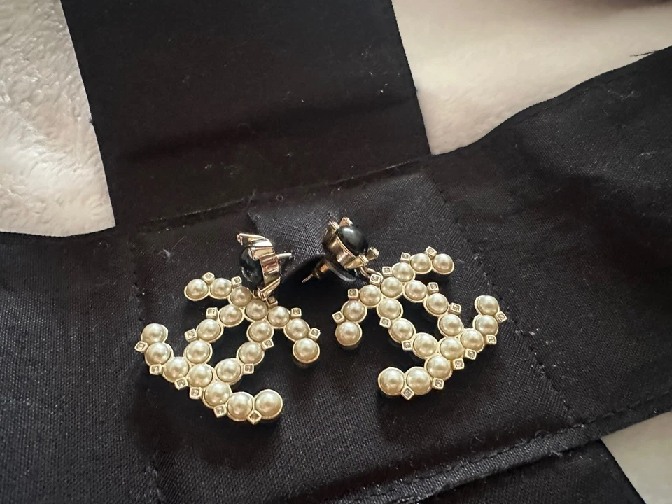 Authentic Chanel Earring Black and White Crystal Pearl CC Dangle Earrings - Image 3 of 3