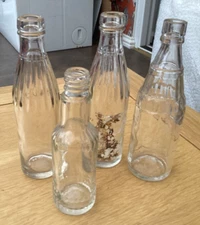 4 Vintage miniature Glass Bottles, 1 has Fry Co on it, 1 part label, VGC #B47