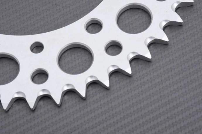 Corona RENTHAL Ultra Light 45Denti 520 HONDA XR 200 1984-1985 465U-520-45GPSI Foto 2 de 3