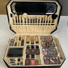 Markwins Presents Beauty Makeup Pallet Set in Black Oriental Cloth Box READ