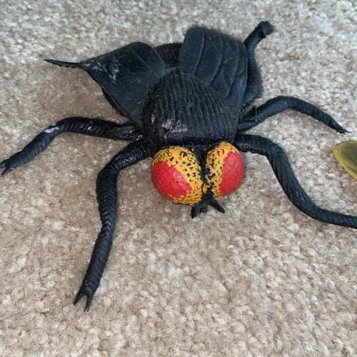Four Vintage 1980s Rubber Insects - Picture 3 of 9