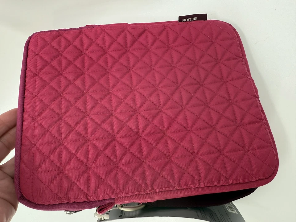 New Tags Belkin Berry Quilted Slip Case Slim Profile For 10"x7.5"x 1.5 Netbooks - Image 4 of 4