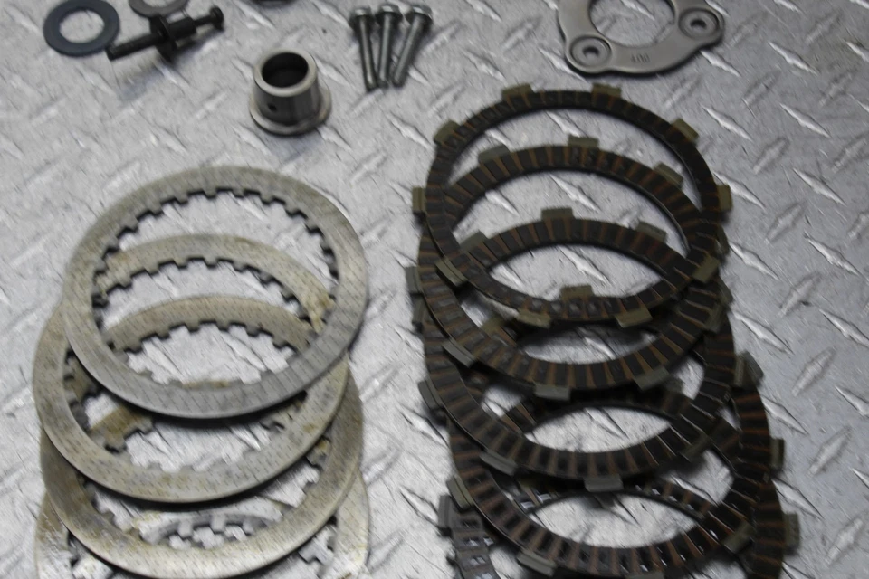 Husqvarna Vitpilen 401 2021 embrague completo con placas cubo de cesta Foto 4 de 4