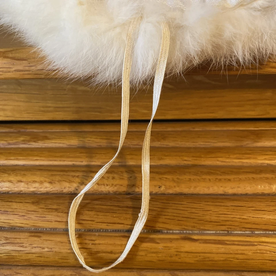 Vintage 1950’s White Fur Hand Muff Beautiful And So Soft - Image 3 of 4