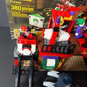 LEGO DC Comics Super Heroes: The Dynamic Duo Funhouse Escape (6857)