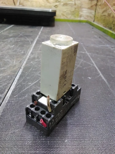 Omron H3YN-2 Timer W/ Base