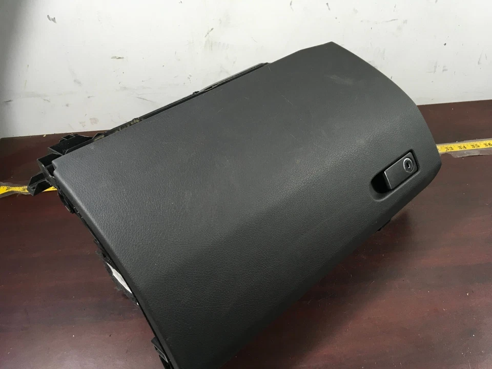 2010 - 2016 Mercedes Benz W212 E350 Dashboard Glove Box Compartment Black OEM . - Image 3 of 4