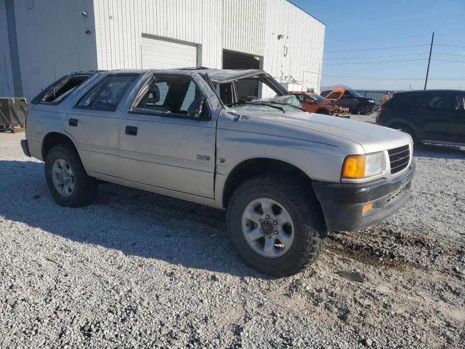 AC Compressor 6 Cylinder Fits 93-97 ISUZU RODEO 31126205 — 第 3/4 张图片