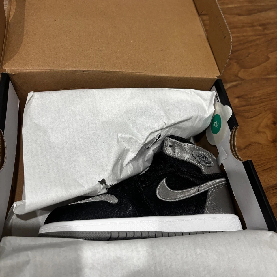 Air Jordan 1 Retro Alto OG “Shadow” (PS) – Negro/Gris Medio/Blanco – Talla 11C – Foto 3 de 4