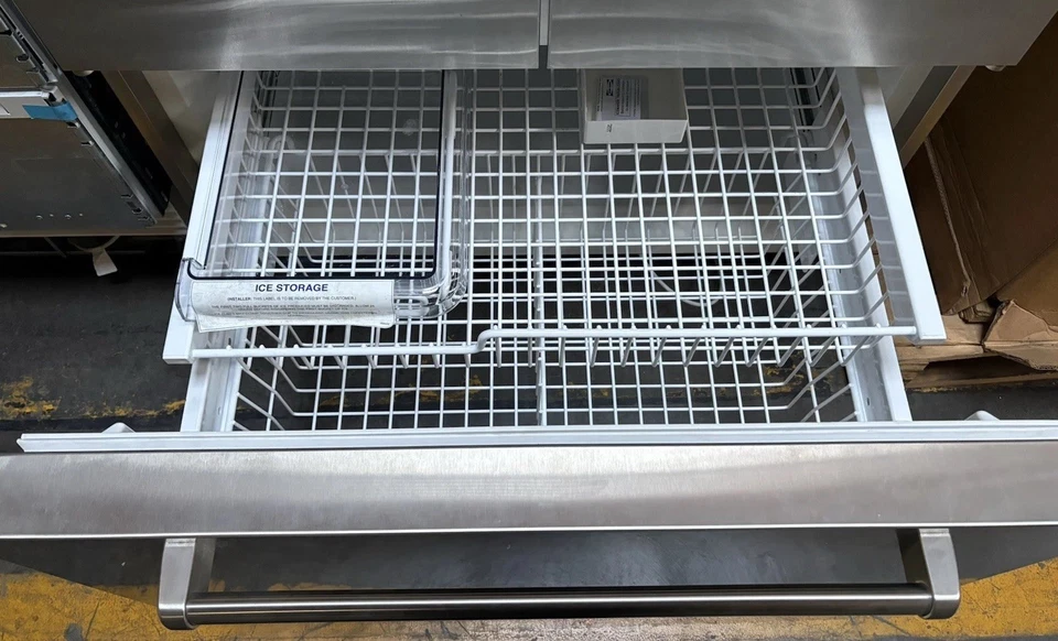 Sub Zero BI-36UFDSPH 36 英寸法式门底部冰柜冰箱 - 不锈钢 — 第 3/4 张图片