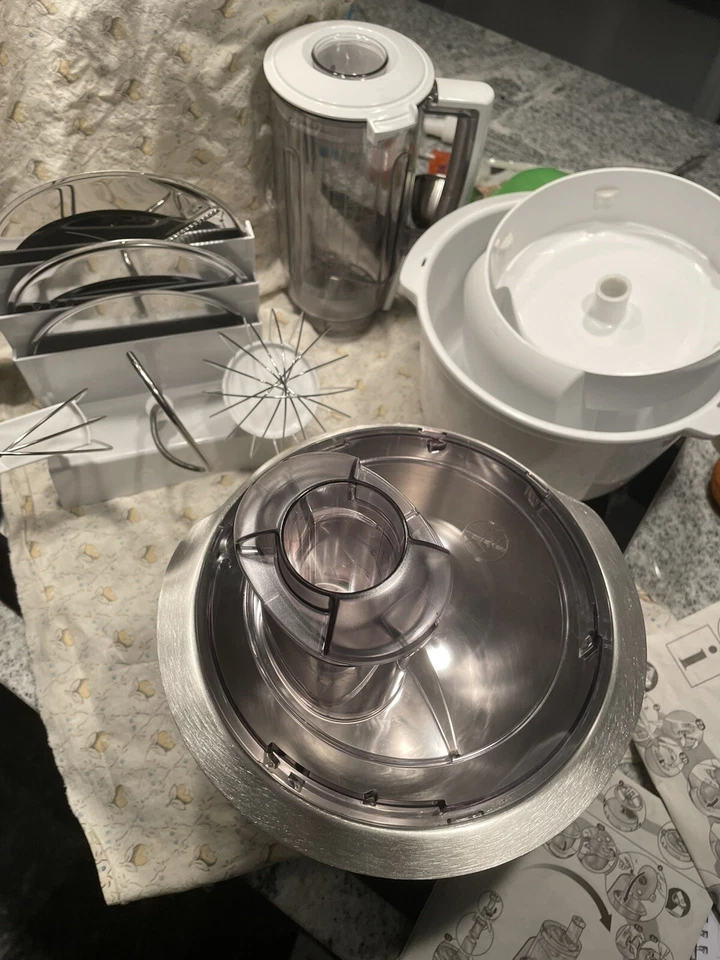 Bosch MUM5 900W 3,9L - Weiß/Silber (MUM56340), Neuwertig - Bild 2 von 4