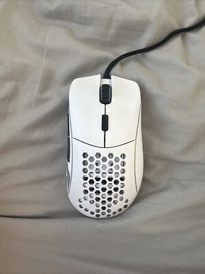 glorius model o MOUSE WITH RGB COMPATIBLE WITH PC OR CONSLE