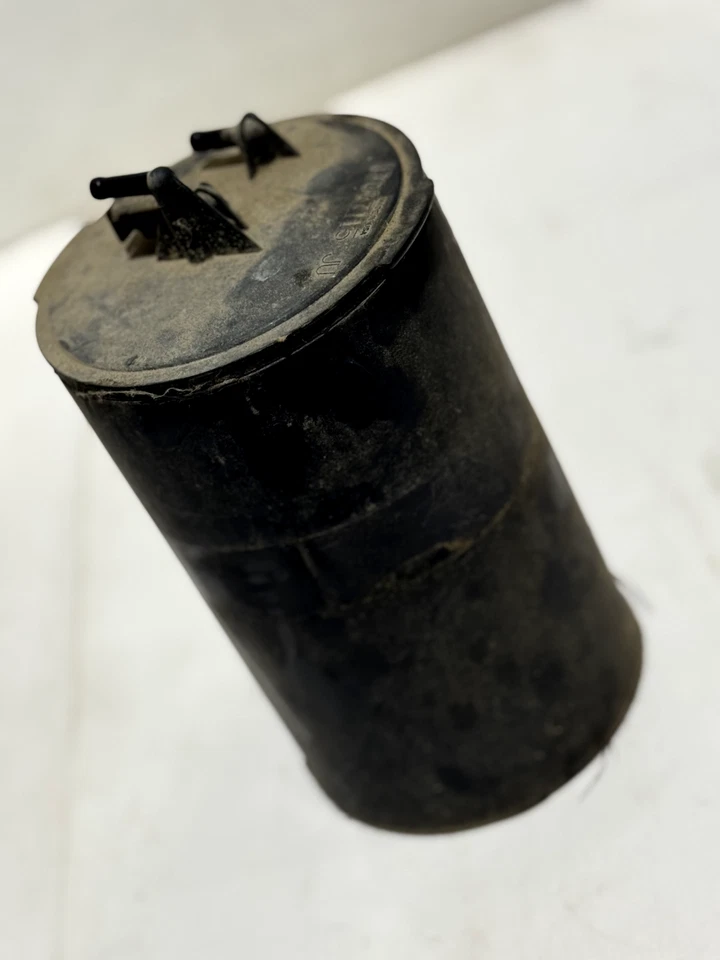 1991 GMC/CHEVY C/K 1500 305 VAPOR CANISTER ASSEMBLY USED OEM - Image 3 of 4