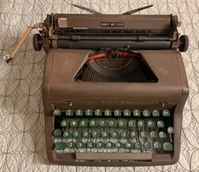 Royal Quiet De Luxe Manual Portable Typewriter 1950’S Vintage thumbnail